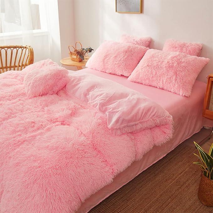 4-Piece Pink Plush Duvet Cover Set – Faux Fur, Heart Pillow