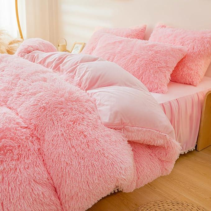 4-Piece Pink Plush Duvet Cover Set – Faux Fur, Heart Pillow